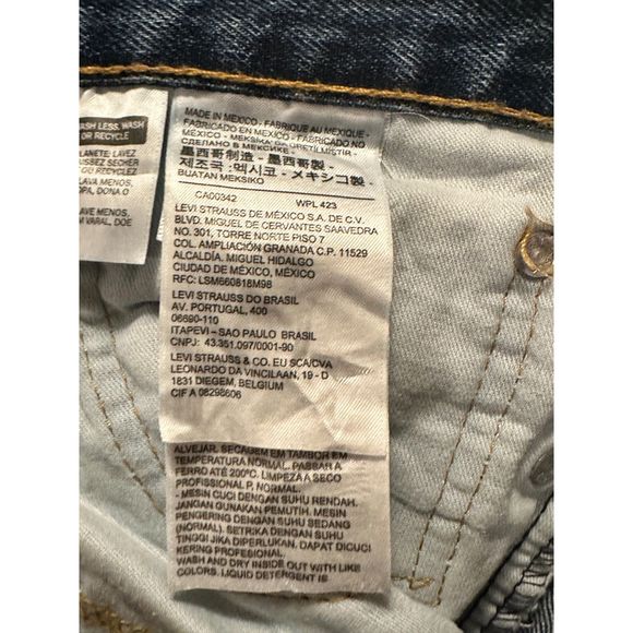 Men's Levis, 550, 42W x 29L - Picture 3 of 9